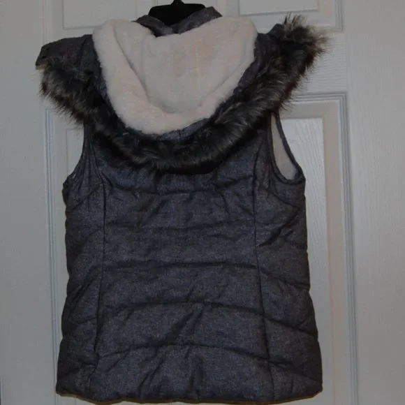 Green Tea Puffer Vest, Faux Fur Lined, Hooded, Zip Pockets, Gray, Size S - Picture 4 of 12
